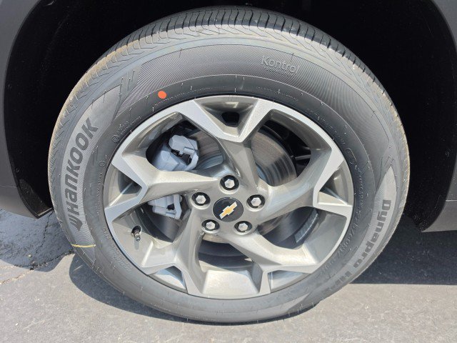 New 2026 Chevrolet Trax LT w/ Driver Confidence Package FWD image 9