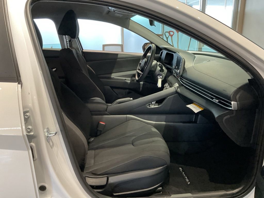 New 2026 Hyundai Elantra SE image 23