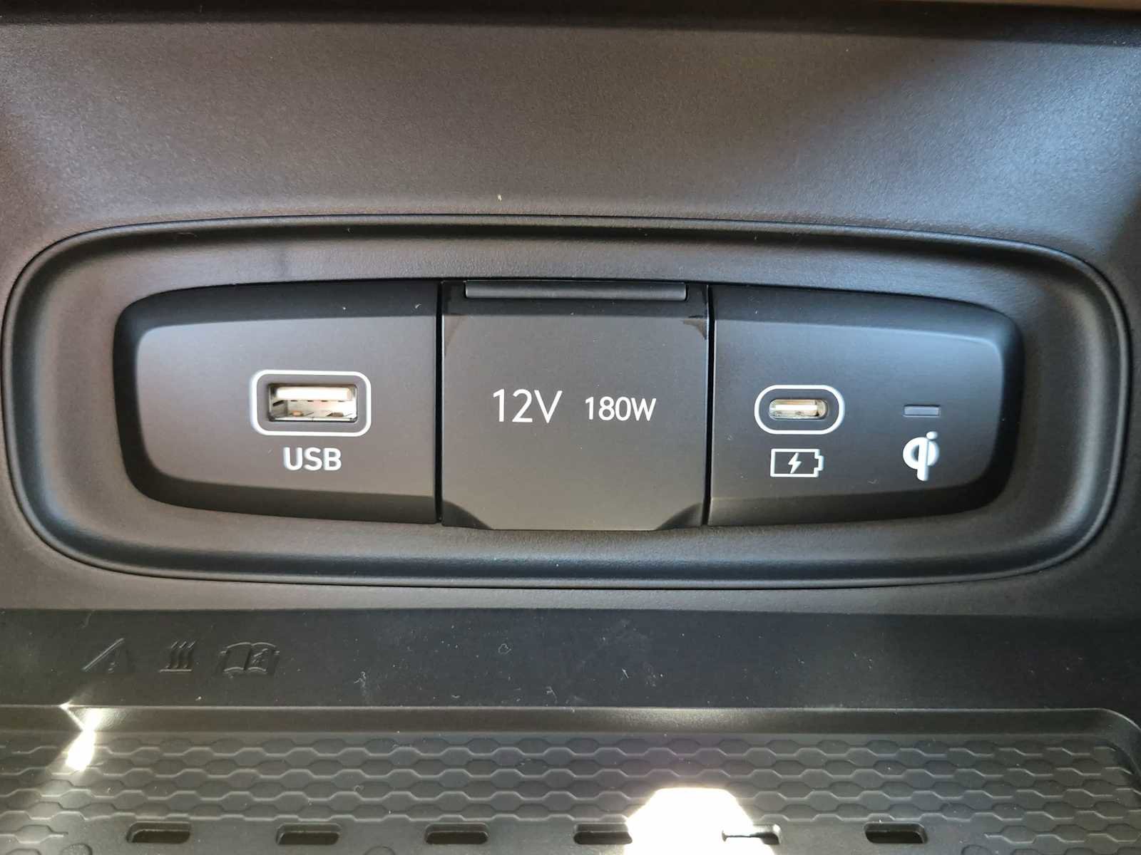 New 2026 Hyundai Venue SEL FWD image 29