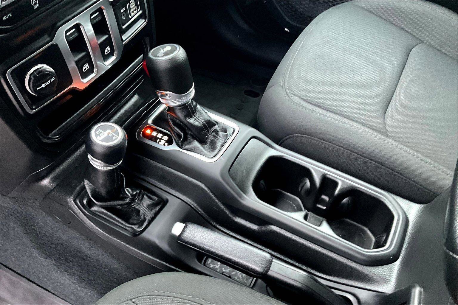 Used 2022 Jeep Wrangler Willys image 14