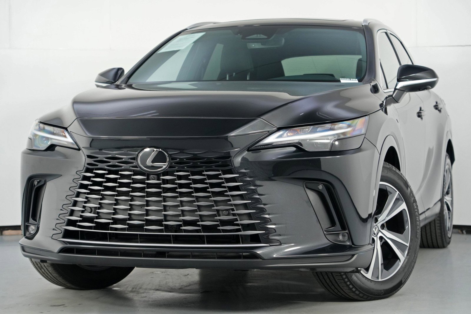 Used 2024 Lexus RX 350h w/ Convenience Package AWD/4WD image 3