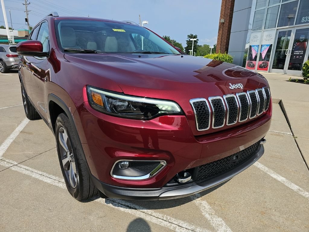 Certified 2021 Jeep Cherokee Limited w/ Elite Package AWD/4WD image 4