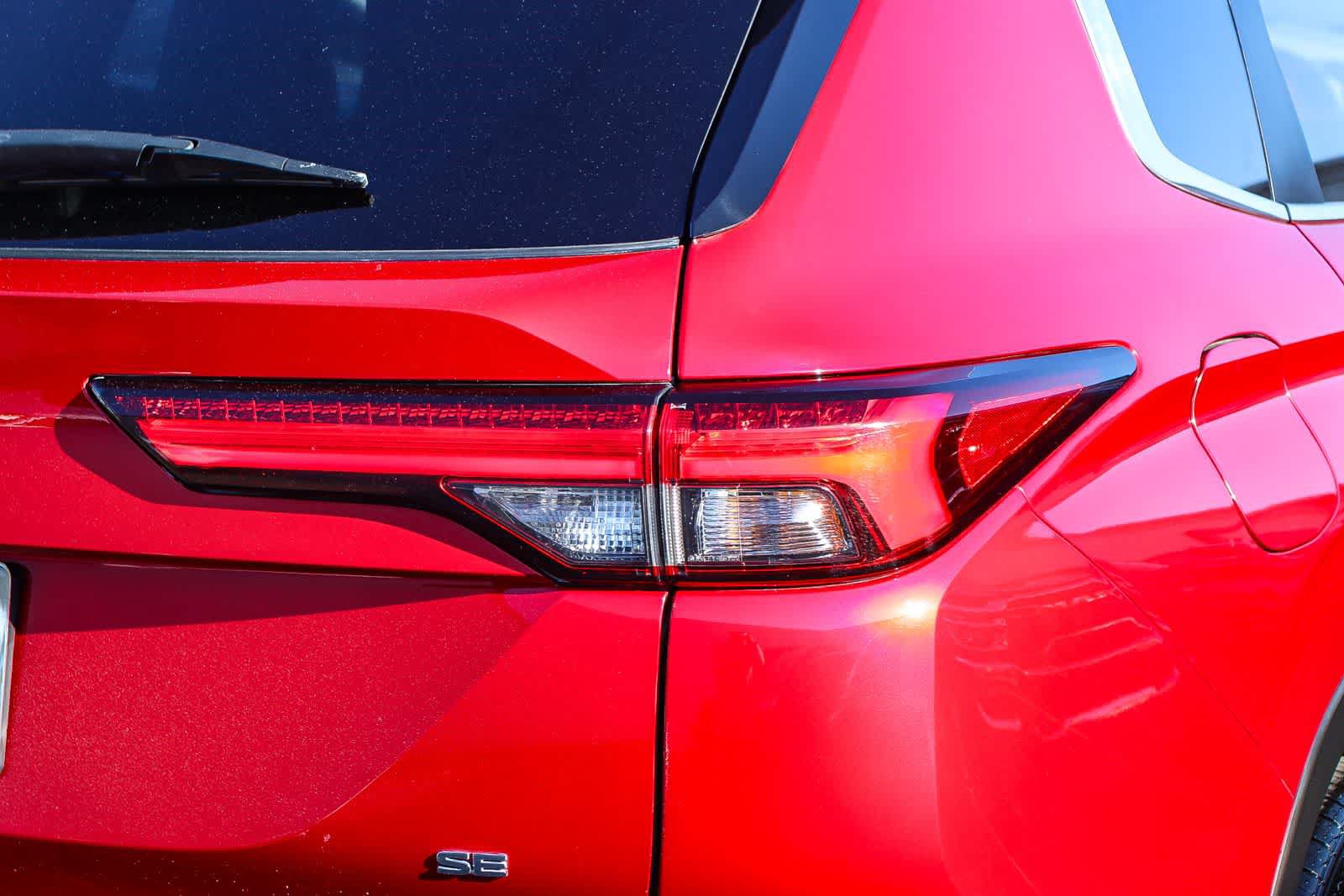 Used 2024 Mitsubishi Outlander SE AWD/4WD image 7