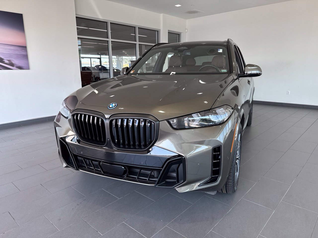 Used 2026 BMW X5 xDrive50e w/ M Sport Package AWD/4WD image 3
