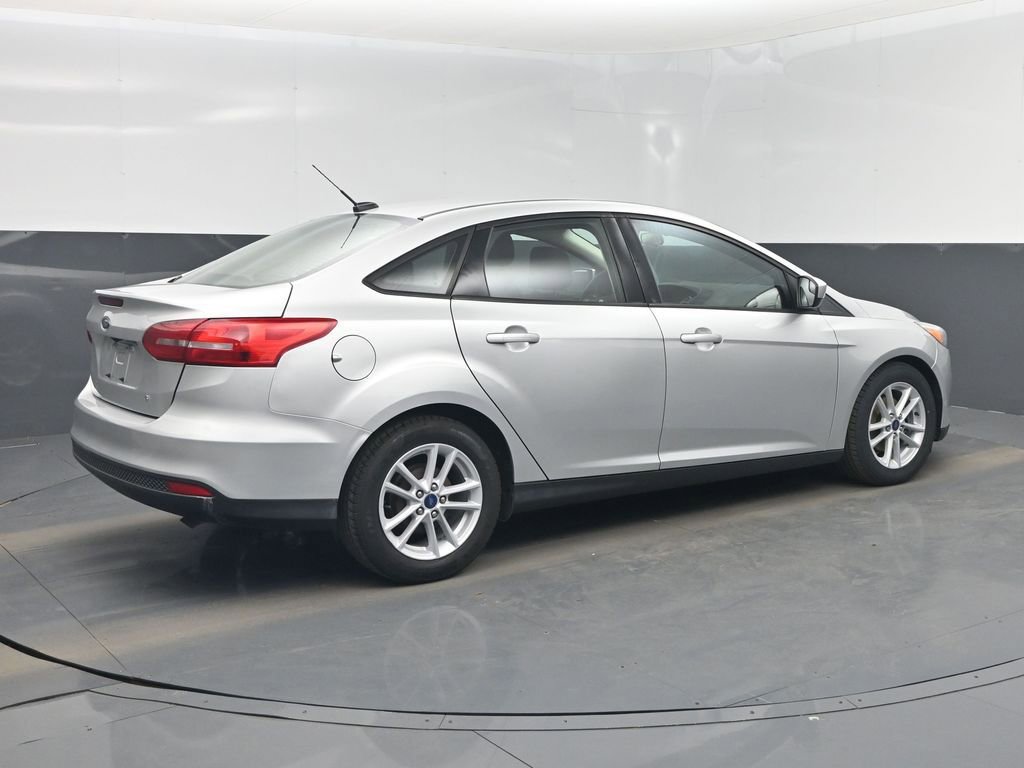 Used 2018 Ford Focus SE image 3