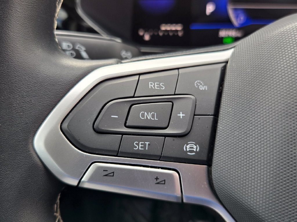 Certified 2023 Volkswagen Taos S FWD image 21