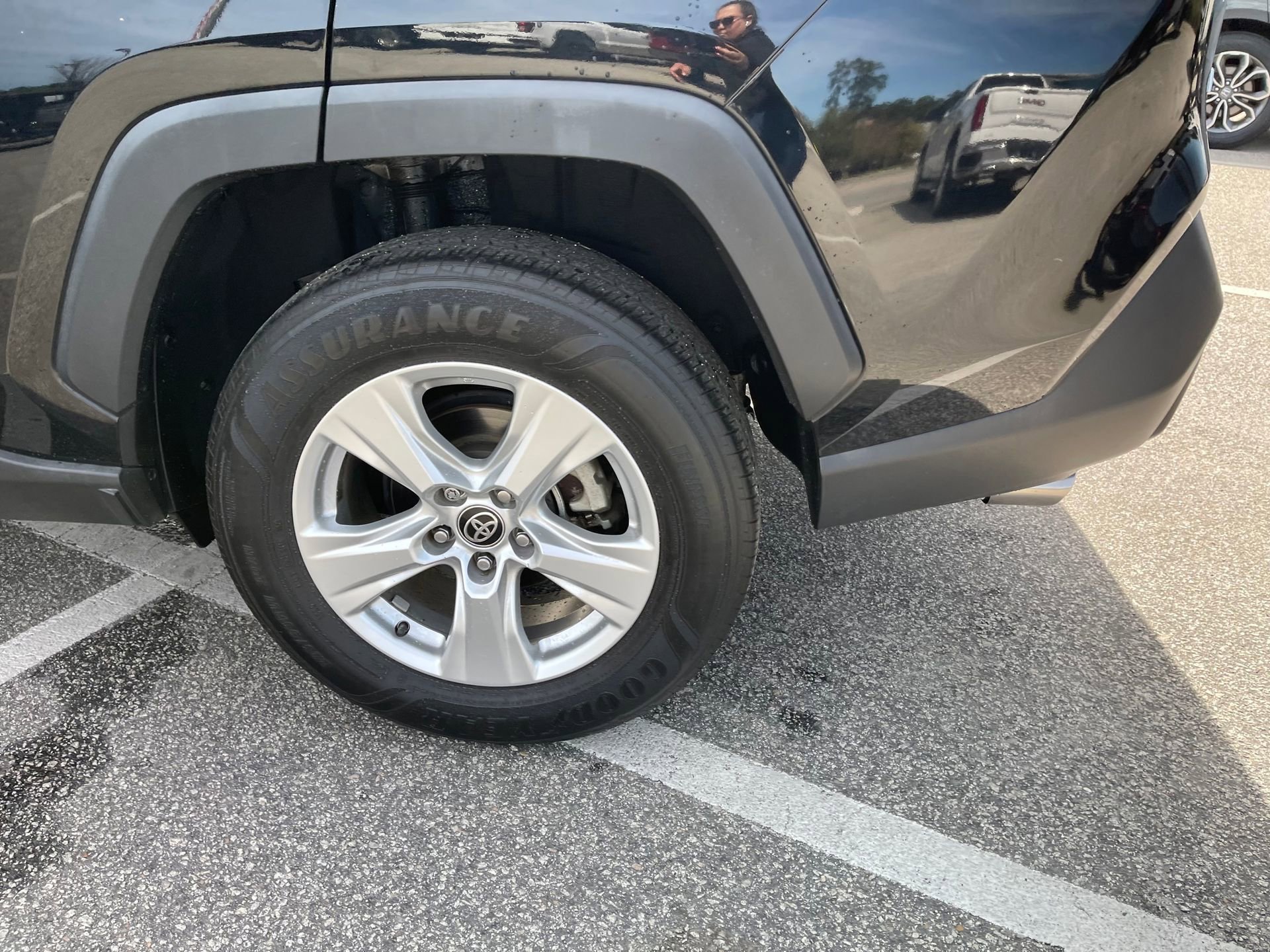 Used 2021 Toyota RAV4 XLE image 13