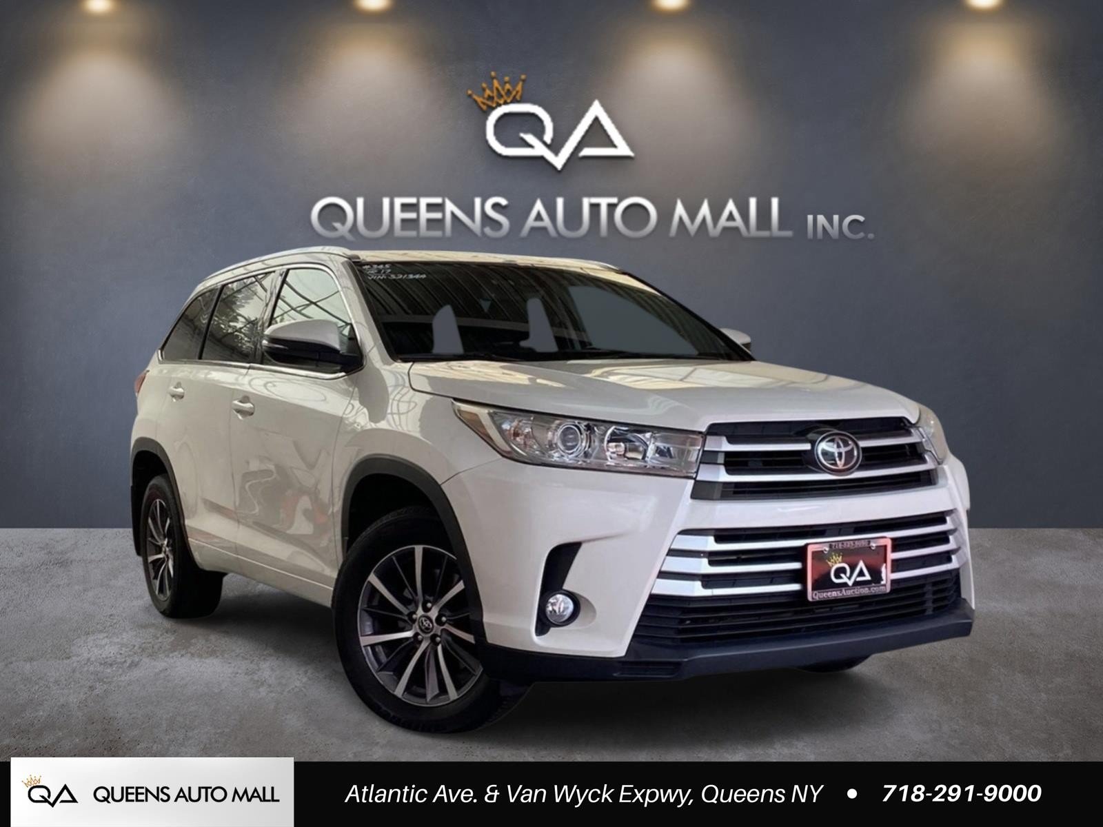 Used 2017 Toyota Highlander XLE AWD/4WD image 1