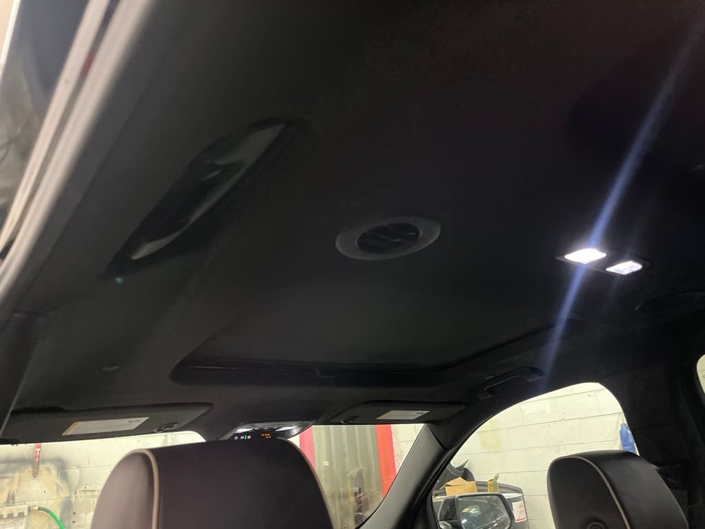 Used 2023 Chevrolet Traverse Premier w/ Redline Edition FWD image 31