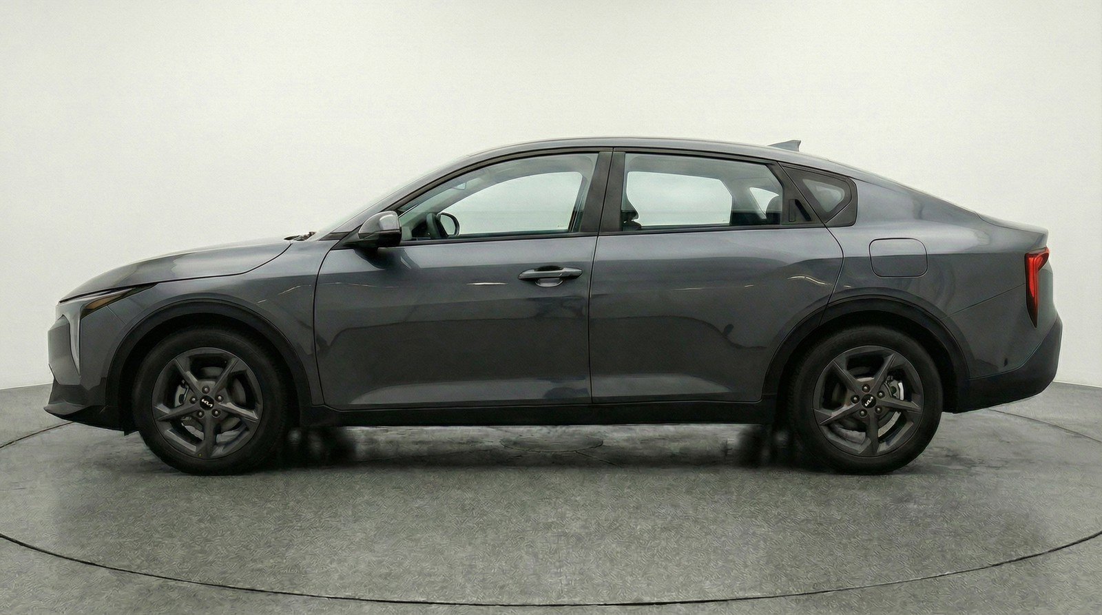 Used 2025 Kia K4 LXS image 5
