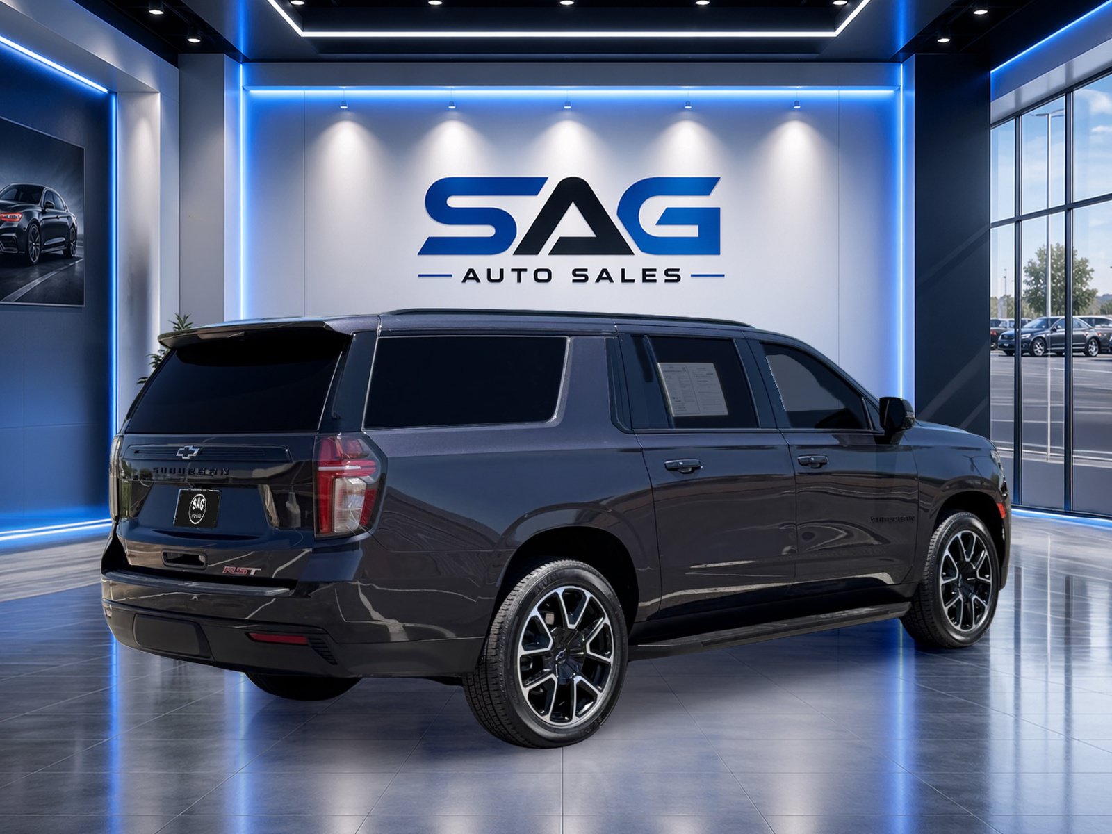 Used 2023 Chevrolet Suburban RST w/ Luxury Package AWD/4WD image 4