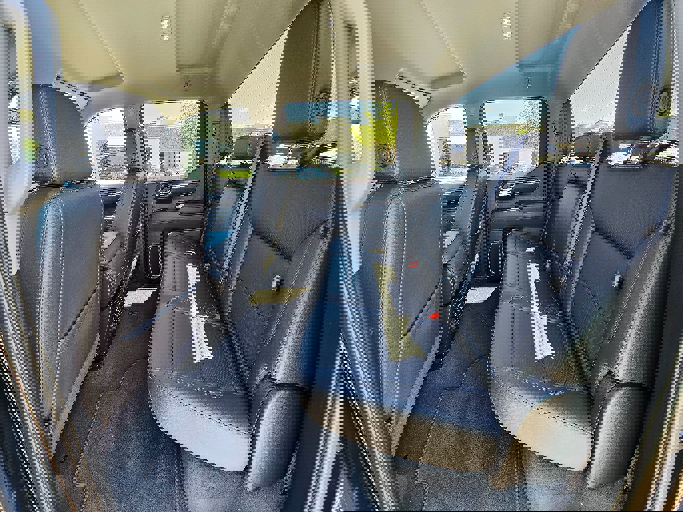 Used 2025 GMC Sierra 1500 SLT image 19