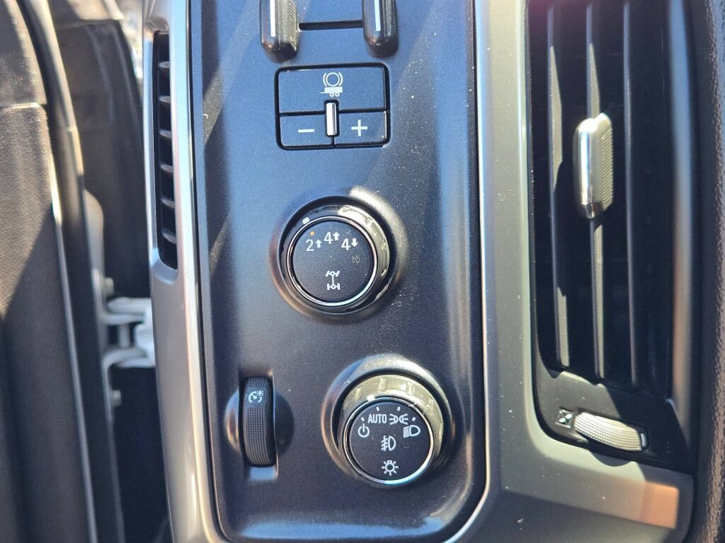 Used 2017 Chevrolet Silverado 2500 LT AWD/4WD image 29
