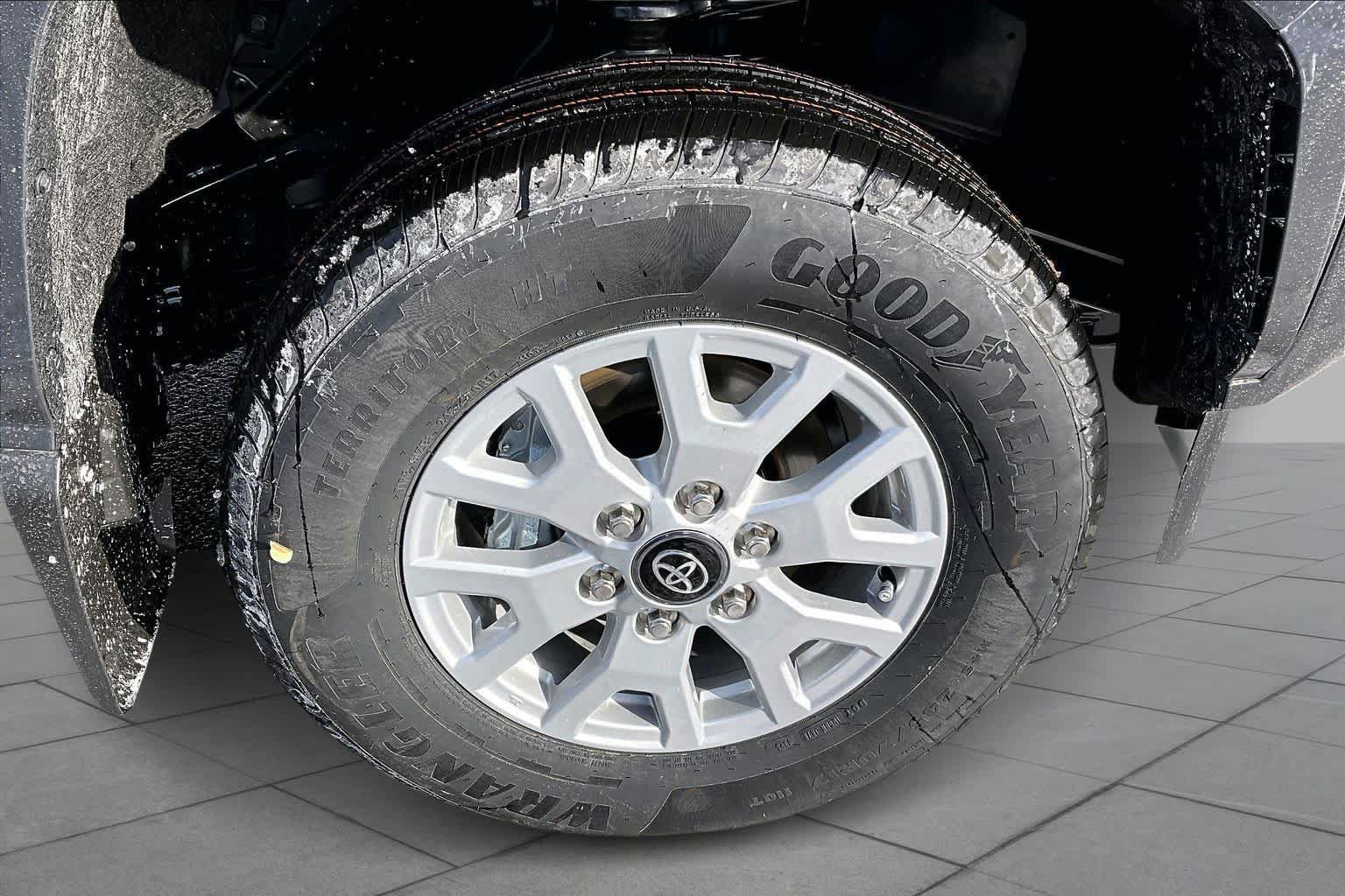 Used 2026 Toyota Tacoma SR5 AWD/4WD image 12