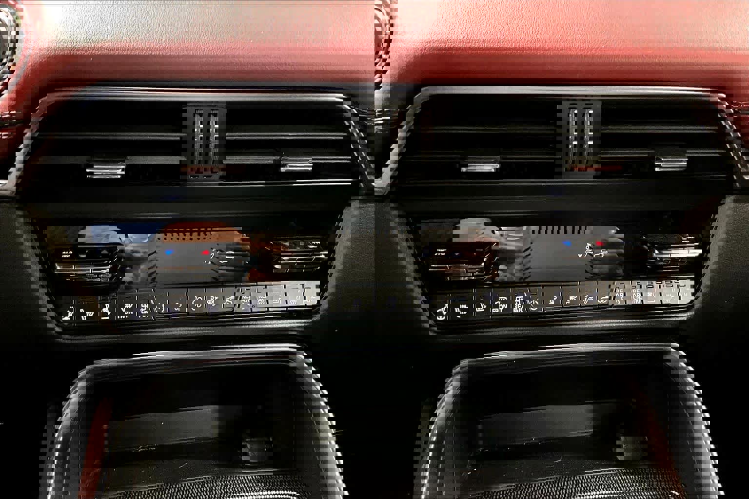 Used 2025 MAZDA CX-70 Plug-In Hybrid w/ Premium Plus image 28