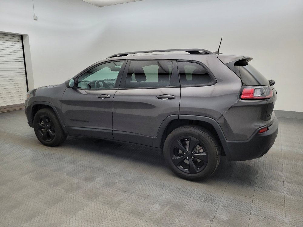 Used 2019 Jeep Cherokee Latitude Plus AWD/4WD image 3