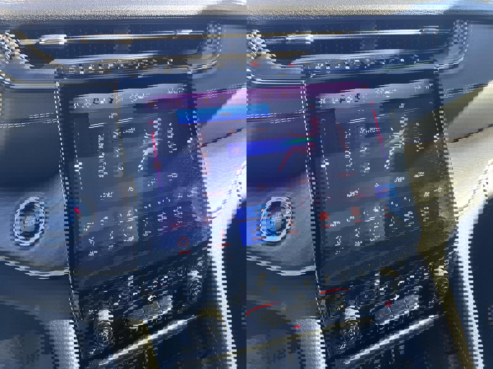 Used 2025 Jeep Grand Cherokee L Limited w/ Luxury Tech Group II image 33