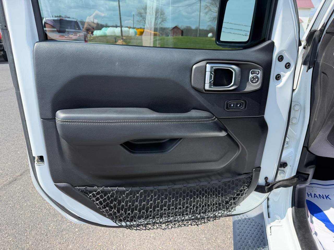 Used 2018 Jeep Wrangler Unlimited Sahara image 8