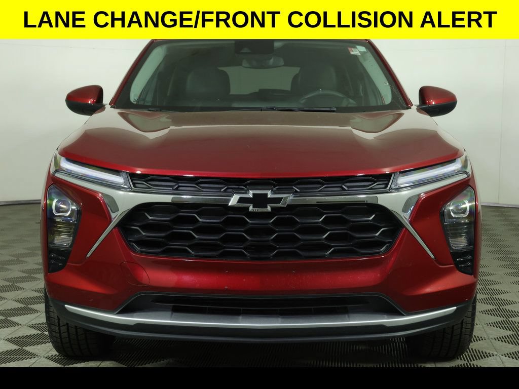 Used 2025 Chevrolet Trax LT FWD image 6