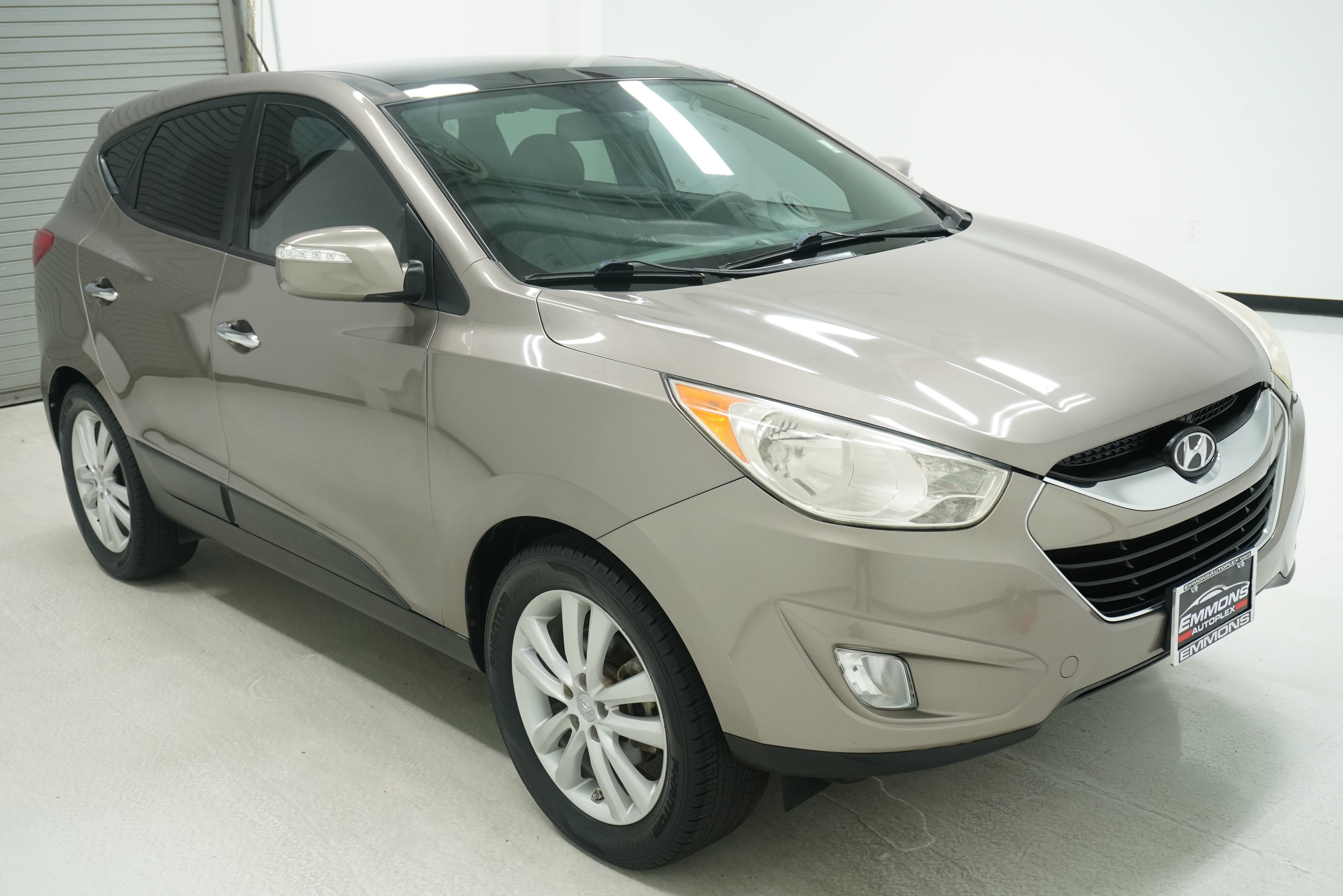 Used 2012 Hyundai Tucson Limited w/ Premium Pkg FWD image 3
