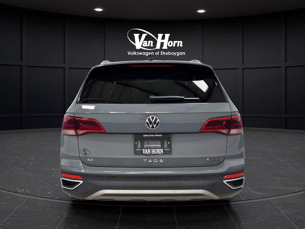 Used 2022 Volkswagen Taos SE w/ Panoramic Sunroof Package FWD image 6
