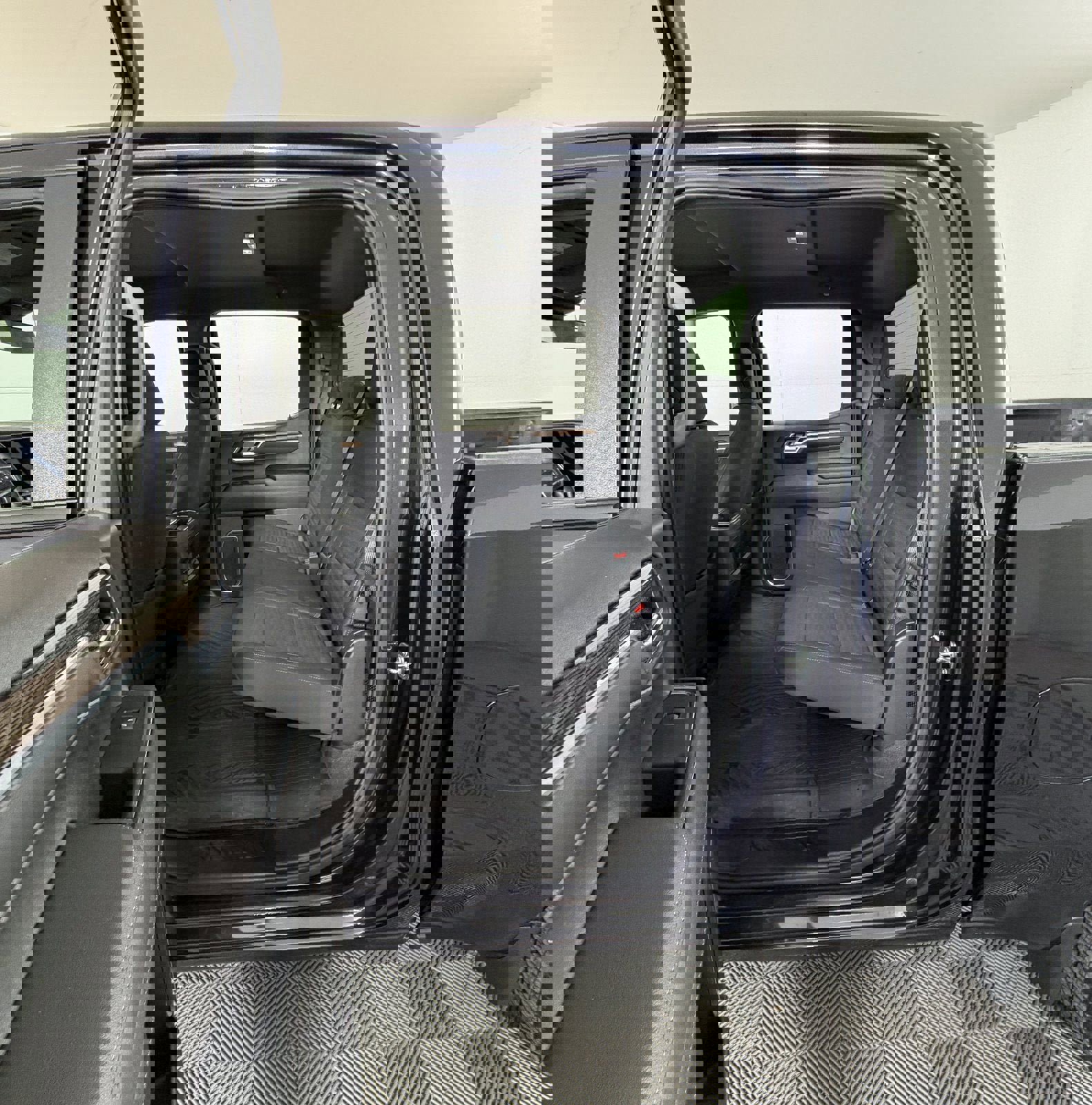 Used 2022 Chevrolet Silverado 1500 RST AWD/4WD image 7