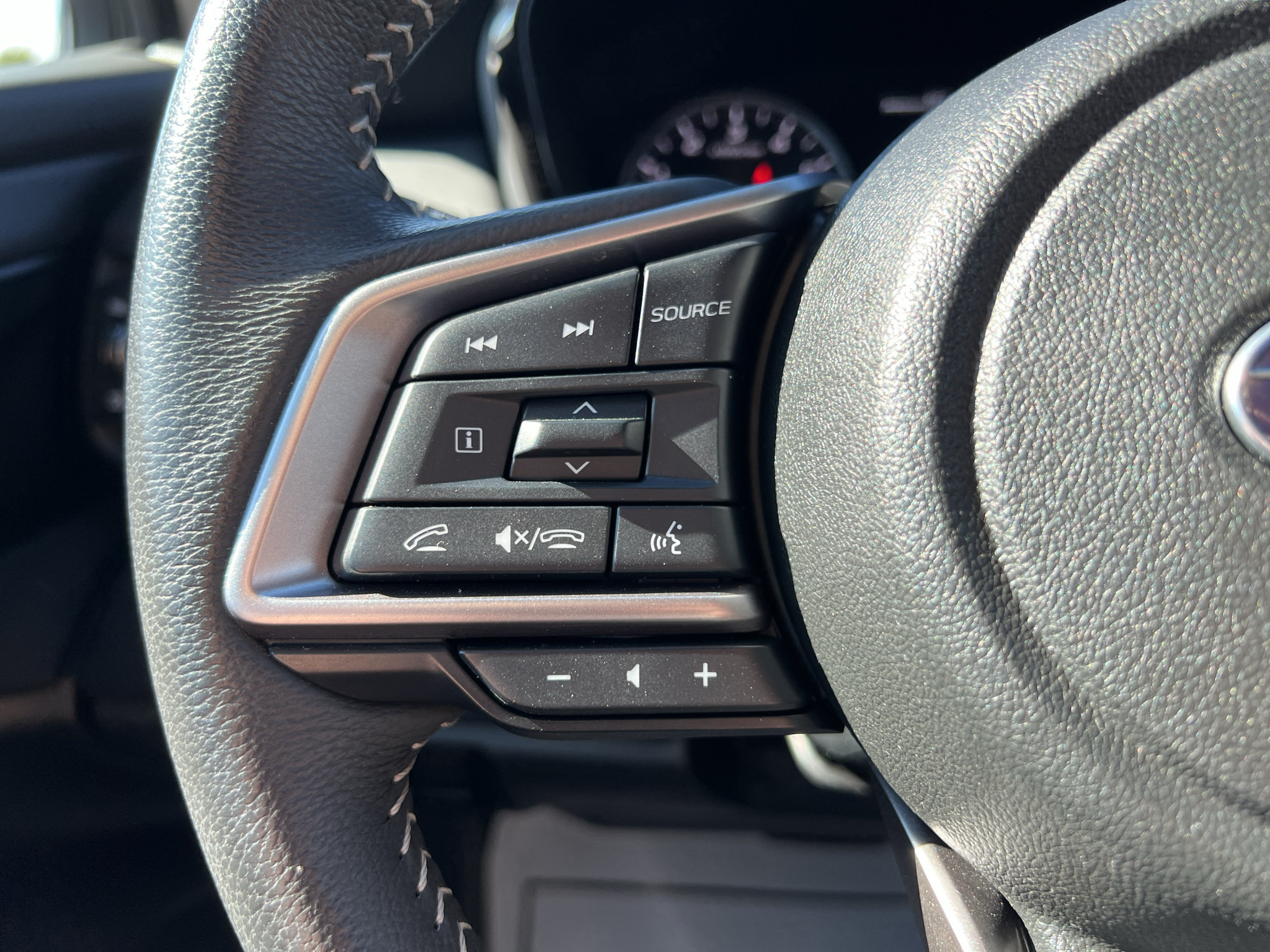 Used 2025 Subaru Outback Premium AWD/4WD image 13