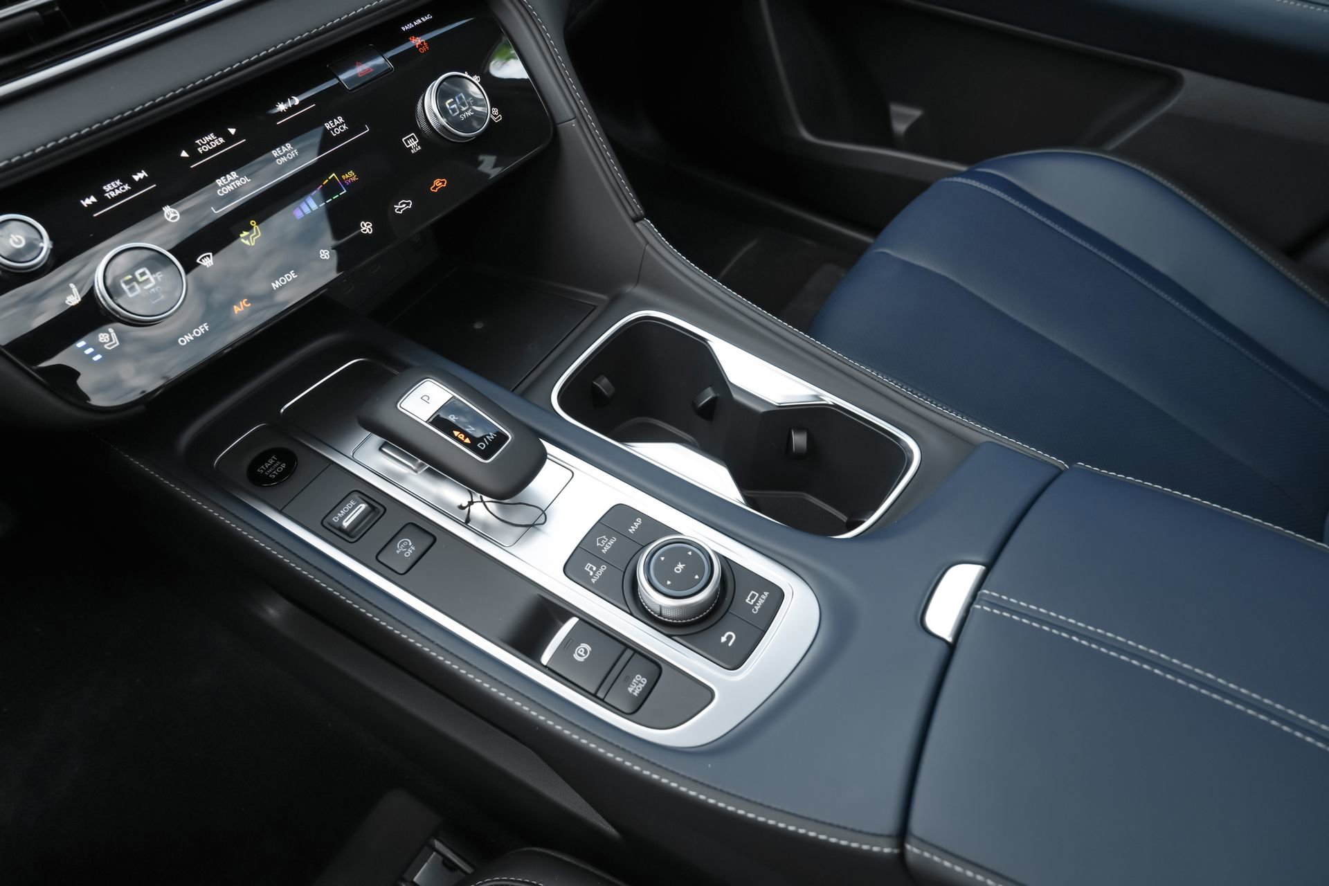 New 2026 INFINITI QX60 Sport w/ Dark Cargo Package image 10