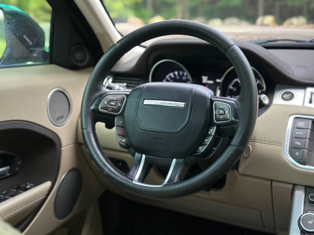 Used 2015 Land Rover Range Rover Evoque Pure Plus image 16