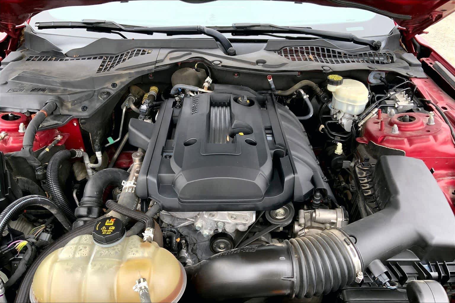 Used 2017 Ford Mustang Coupe RWD image 25