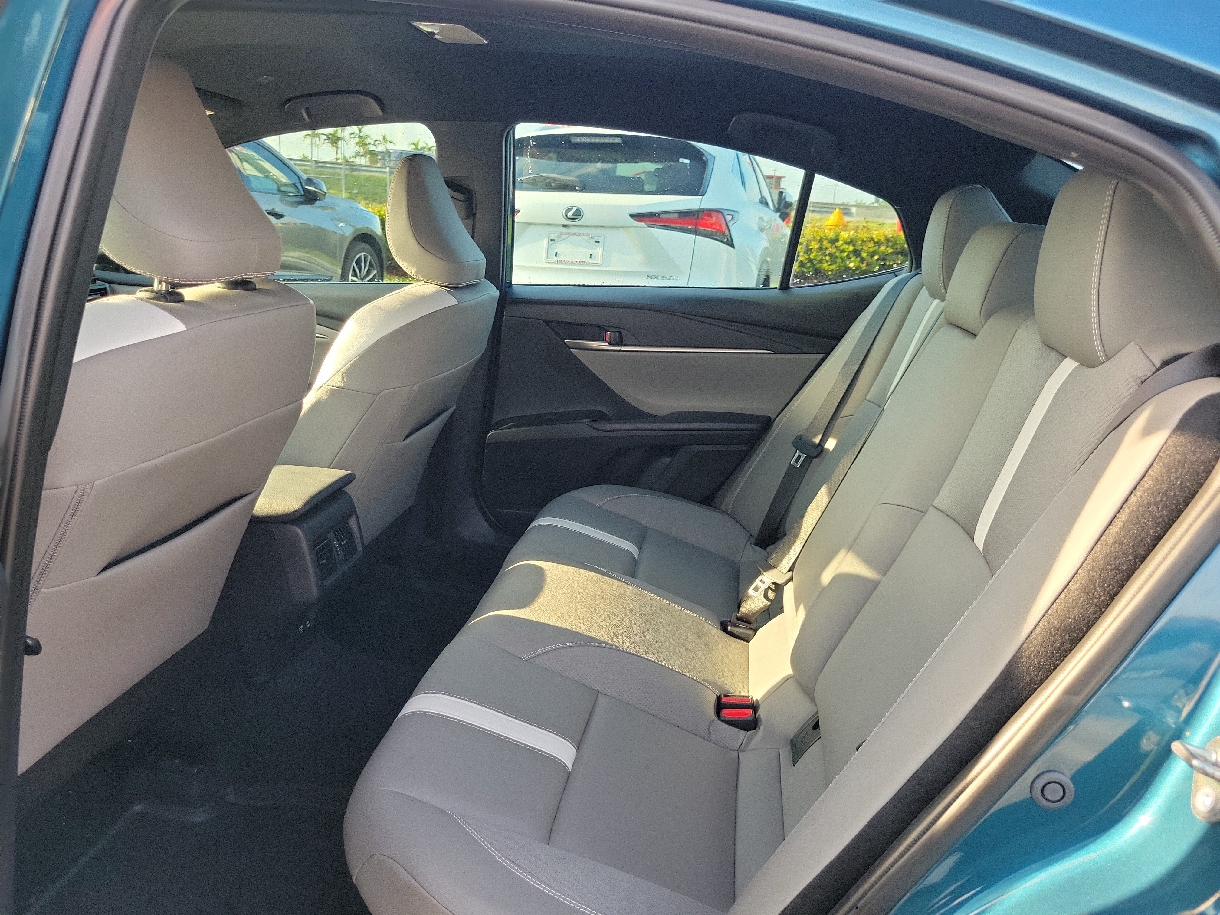 Used 2025 Toyota Camry SE FWD image 18