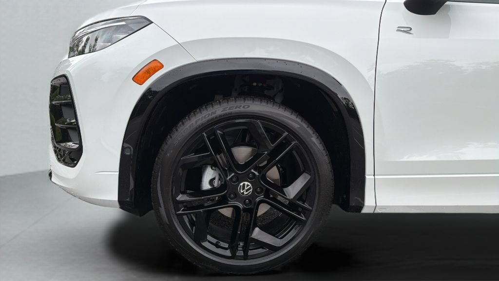 New 2026 Volkswagen Tiguan SE R-Line FWD image 36