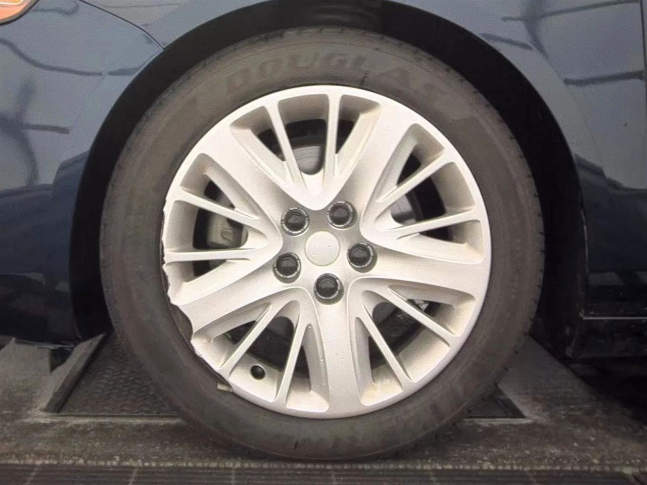 Used 2018 Chevrolet Impala LS FWD image 9