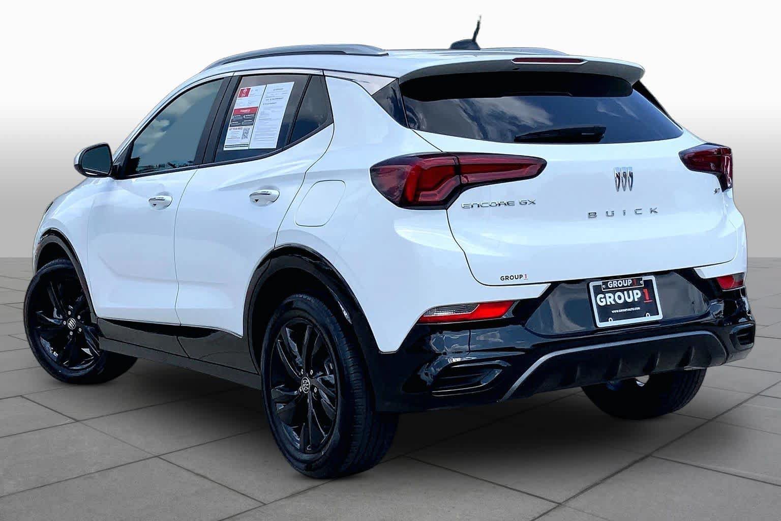 Used 2024 Buick Encore GX Sport Touring FWD image 12