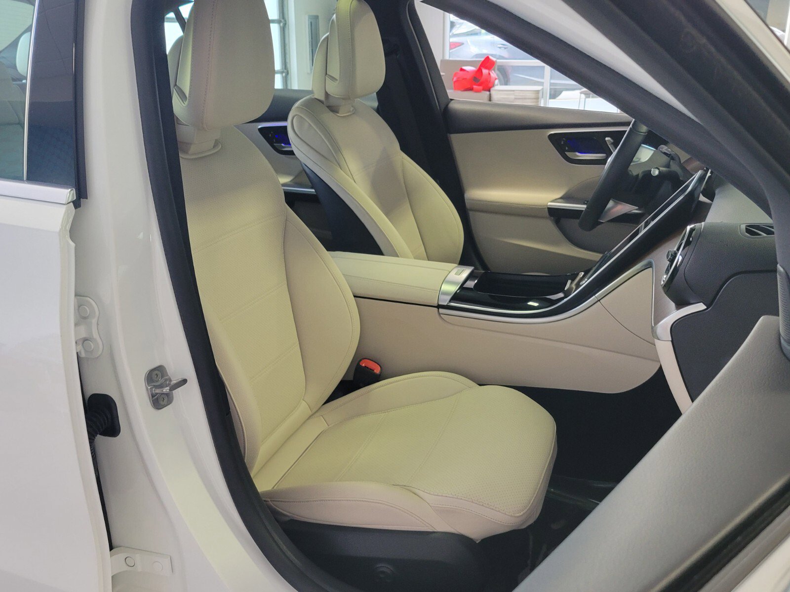 Used 2024 Mercedes-Benz C 300 4MATIC Sedan image 17