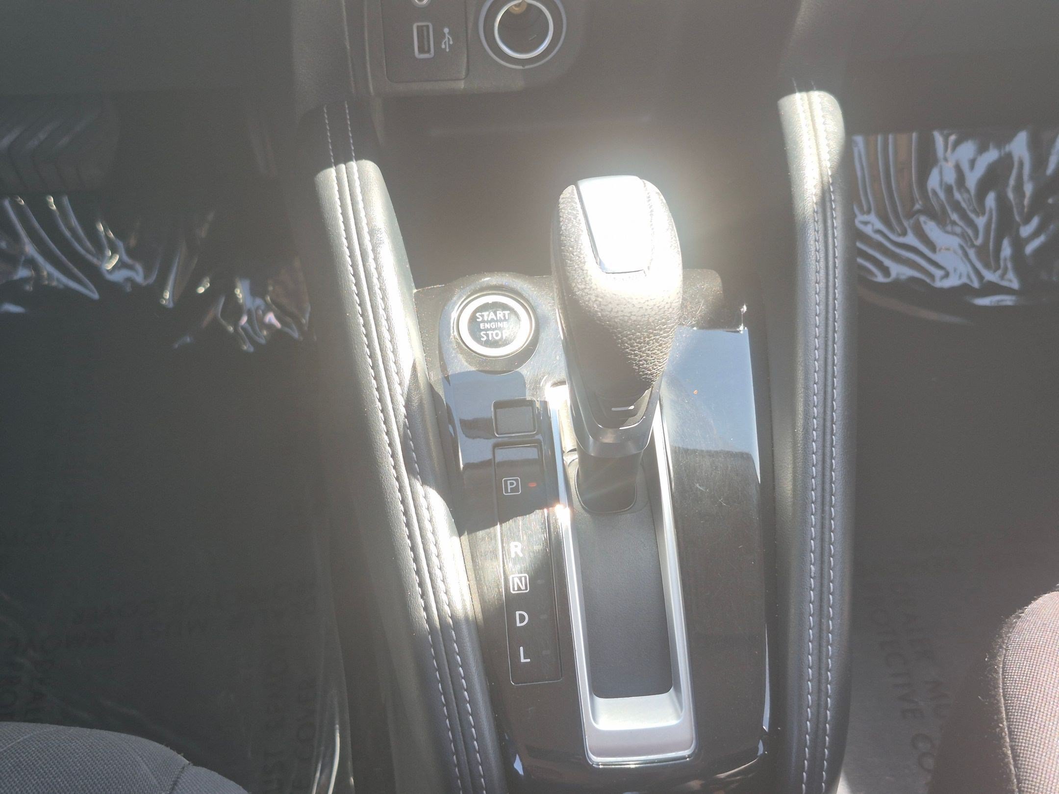 Used 2019 Nissan Kicks SR w/ Exterior Package FWD image 23