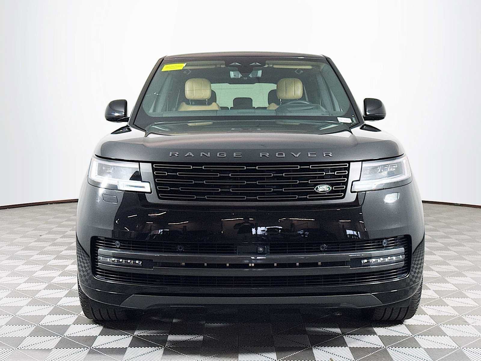 Used 2026 Land Rover Range Rover Long Wheelbase SE AWD/4WD image 2