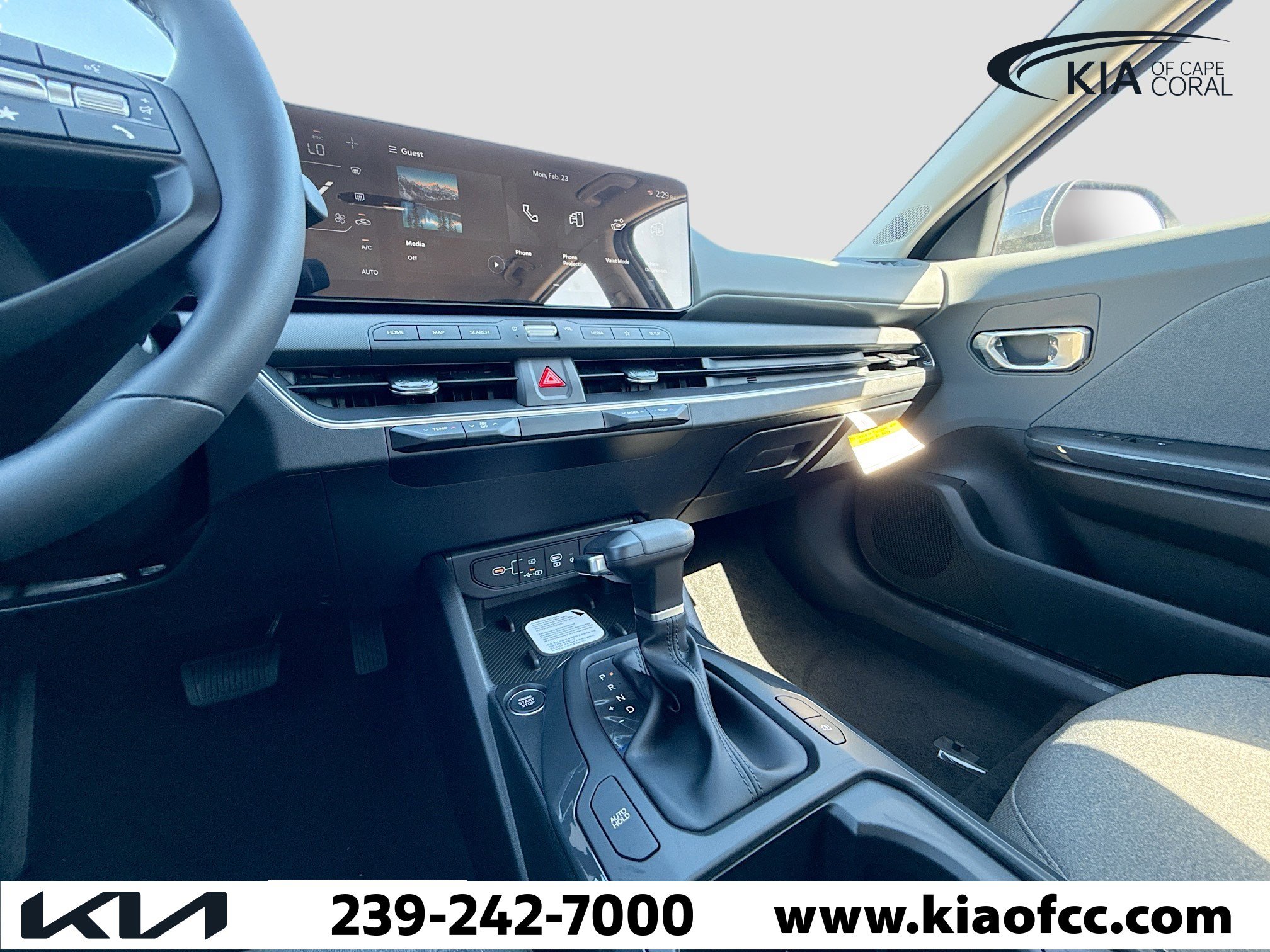 New 2025 Kia K4 EX image 24