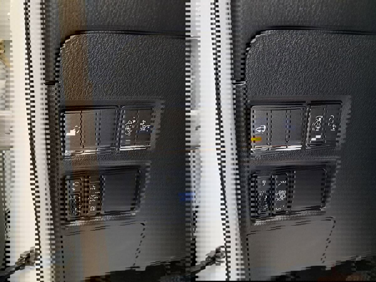 Used 2017 INFINITI QX80 4WD w/ Driver Assistance Package image 14