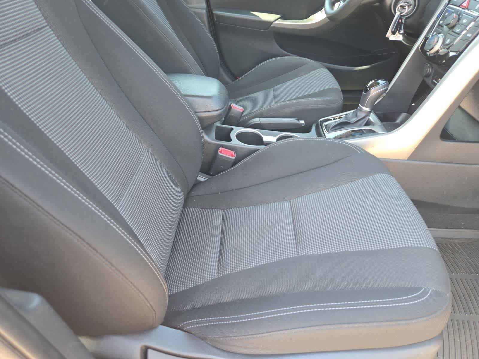 Used 2017 Hyundai Elantra GT FWD image 19