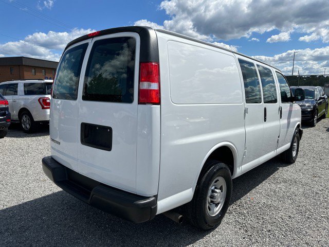 Used 2017 Chevrolet Express 2500 RWD image 9