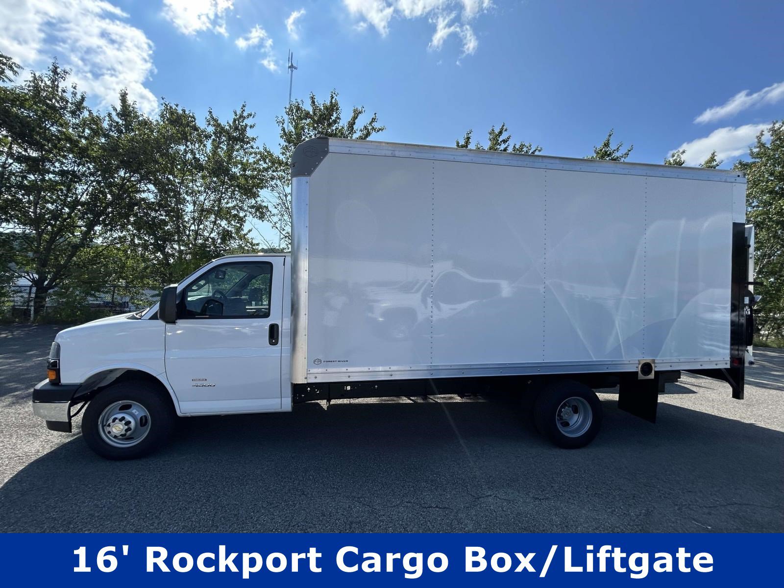 New 2026 Chevrolet Express 4500 w/ Power Convenience Package RWD image 4