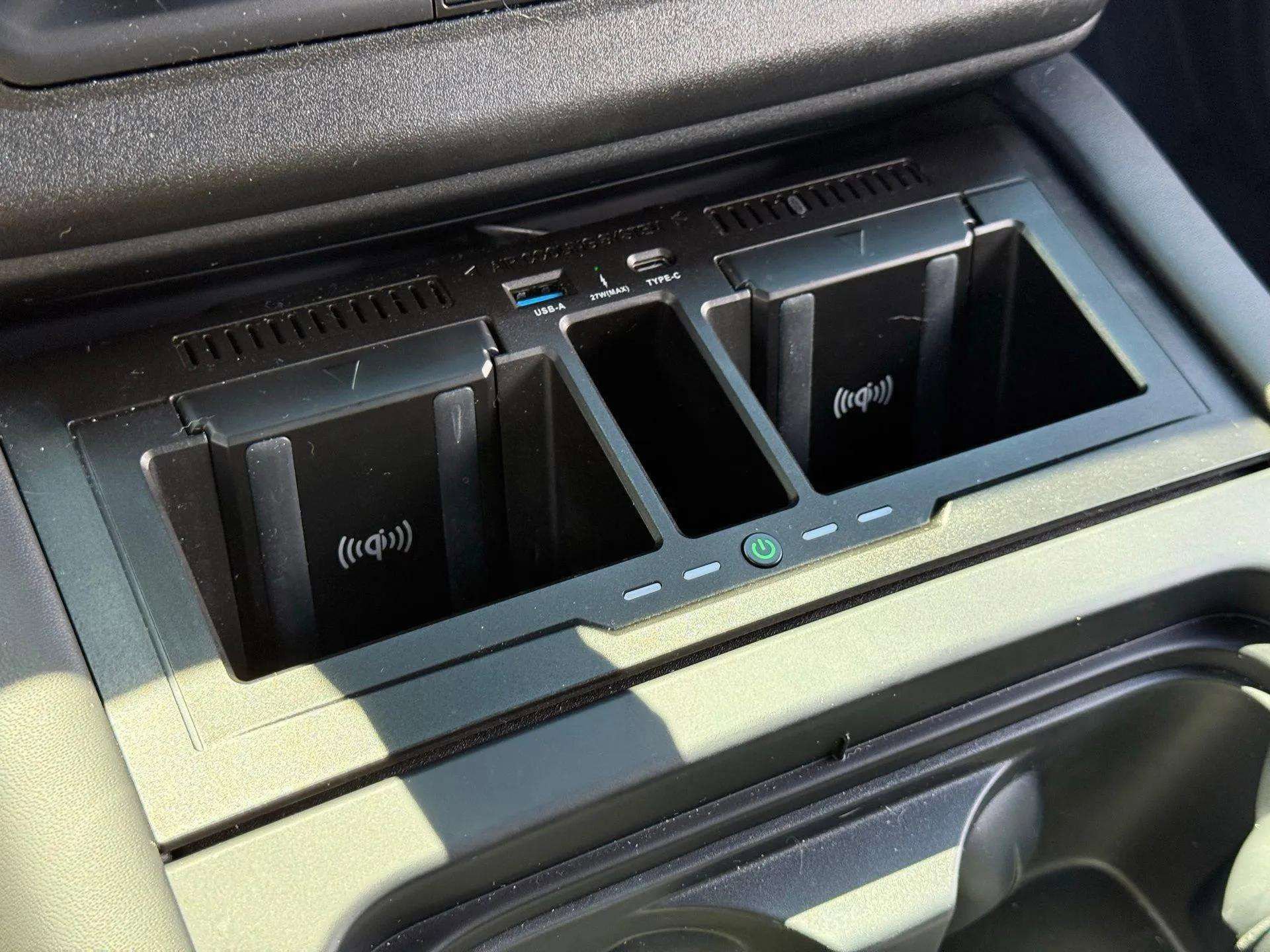 Used 2023 Land Rover Defender 110 Carpathian Edition image 40