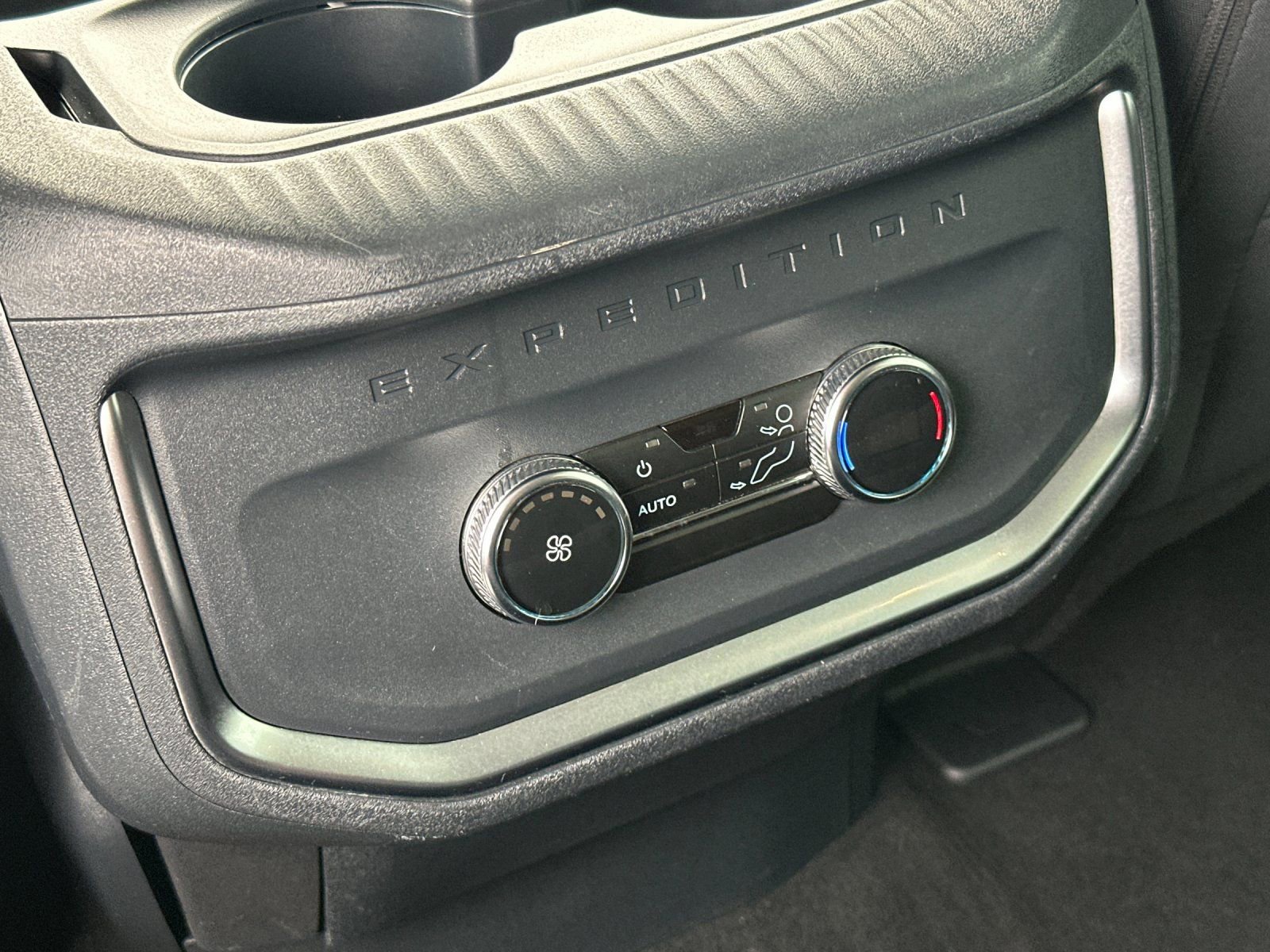 Used 2025 Ford Expedition Active AWD/4WD image 15