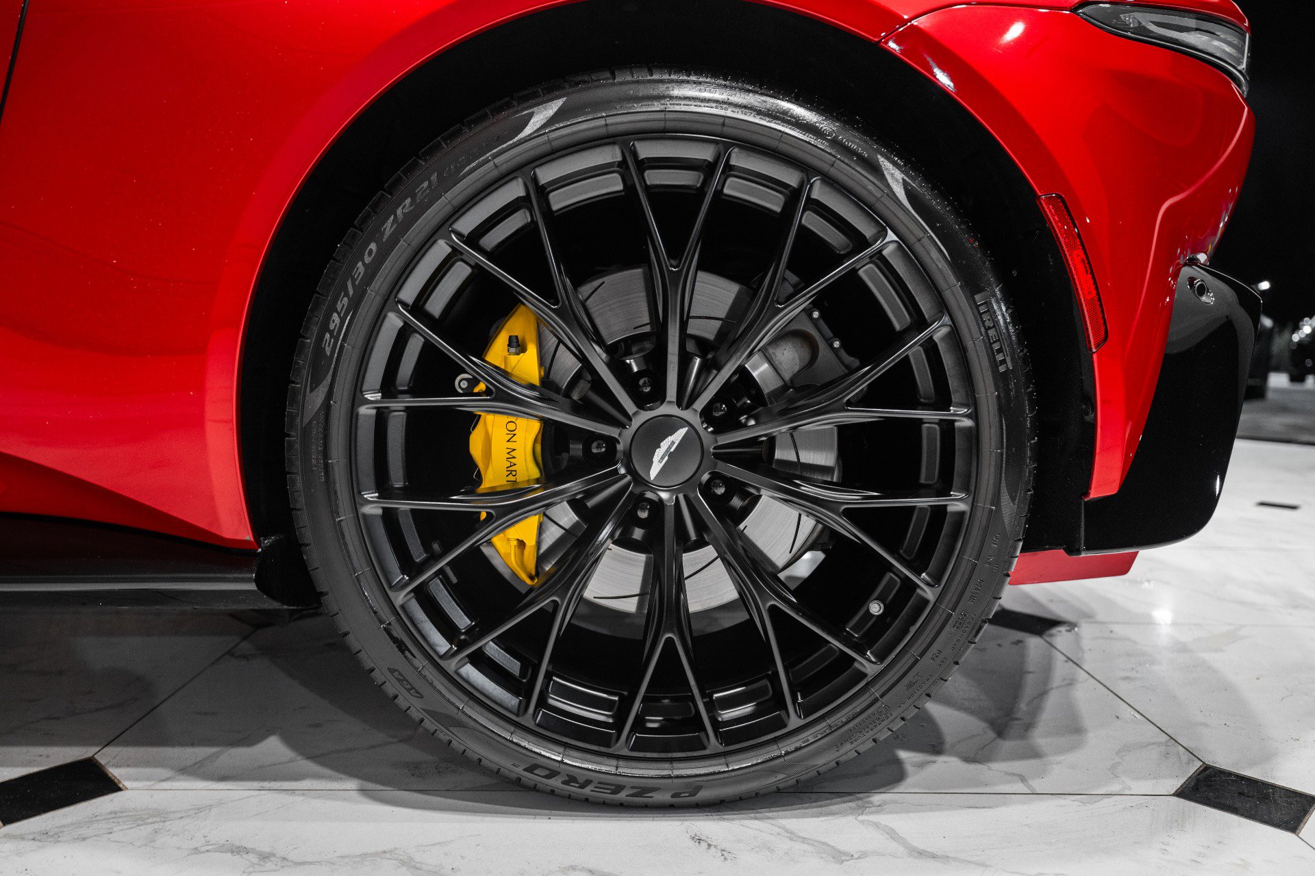 Used 2023 Aston Martin V8 Vantage Coupe image 46