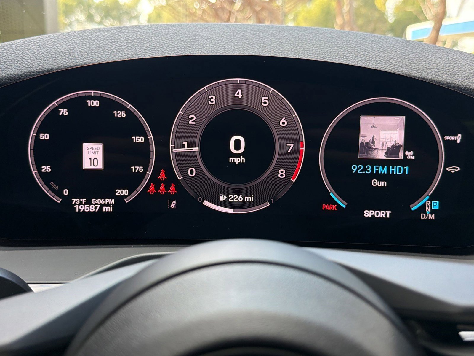 Used 2025 Porsche Panamera image 19