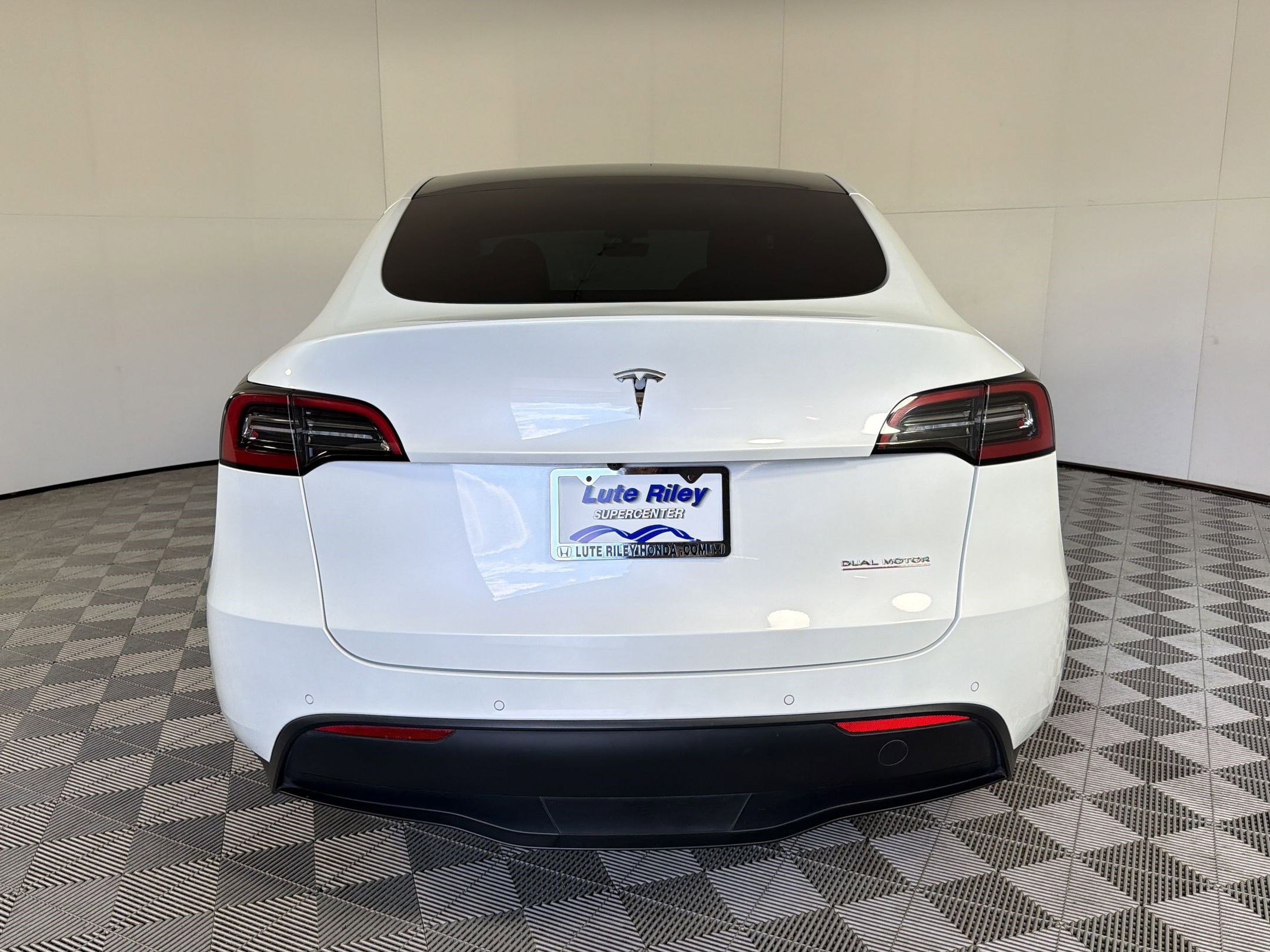 Used 2022 Tesla Model Y Performance AWD/4WD image 10