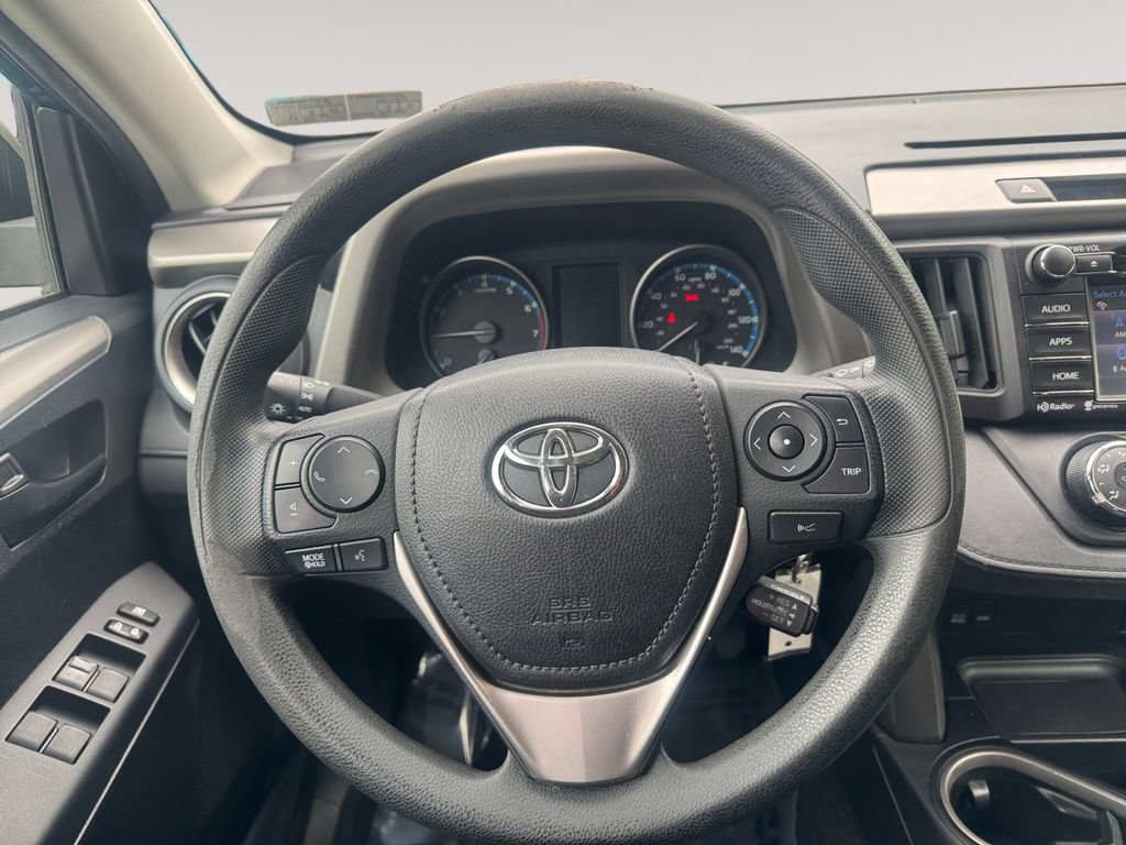 Used 2017 Toyota RAV4 LE AWD/4WD image 12