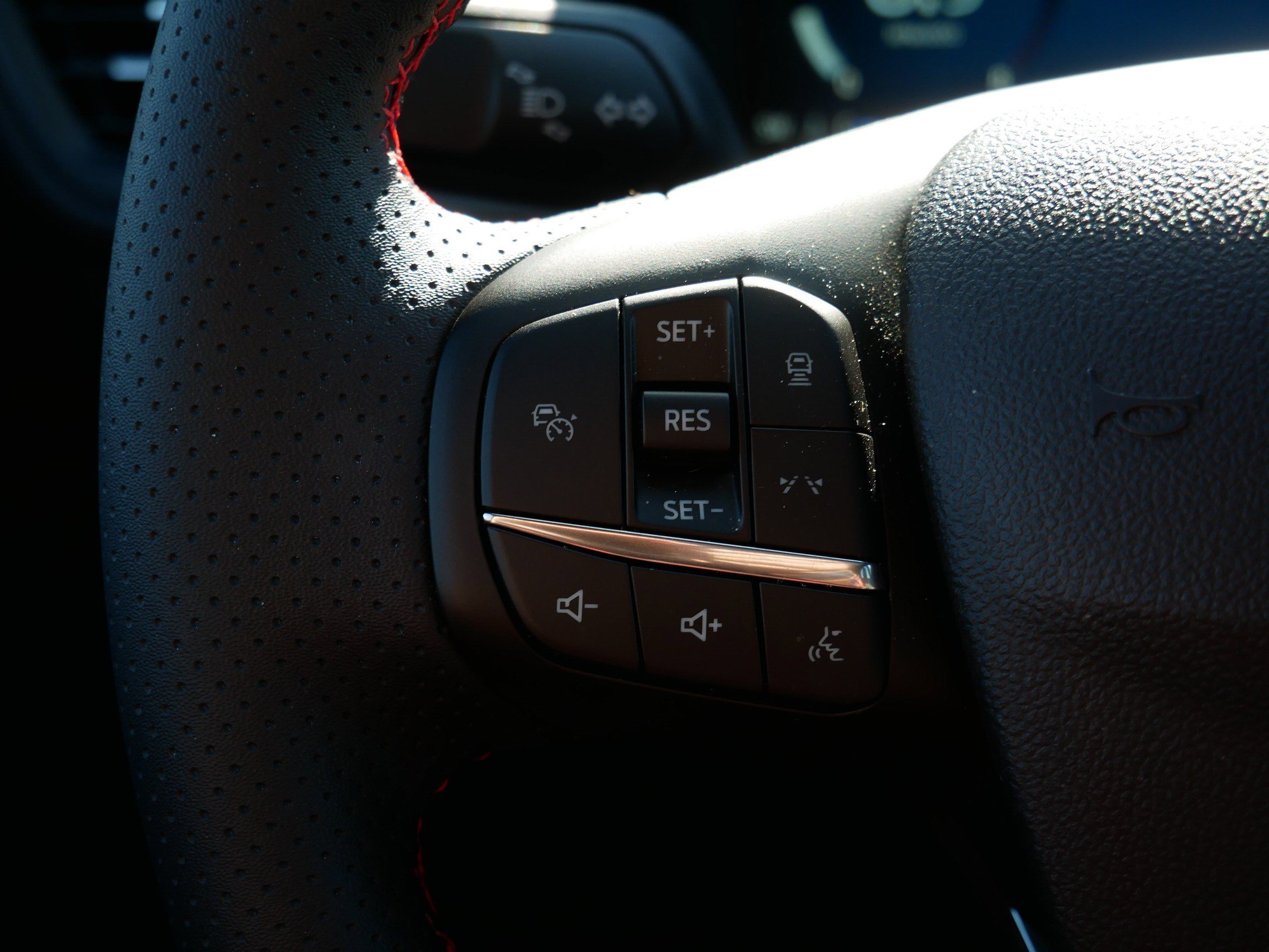 Used 2025 Ford Escape ST-Line Select w/ Tech Pack #2 image 28