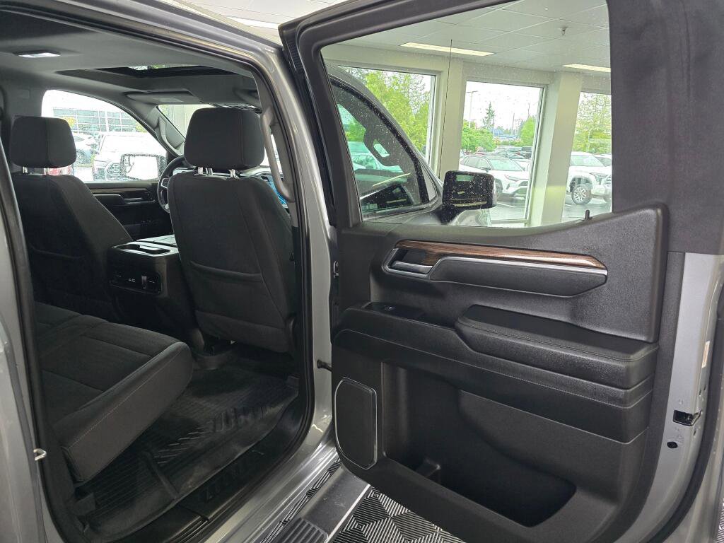 Used 2025 Chevrolet Silverado 1500 LT Trail Boss w/ Convenience Package II AWD/4WD image 42